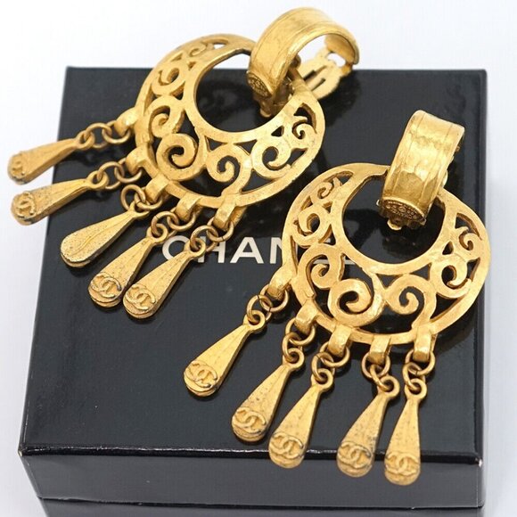 CHANEL CC Logos Fringe Hoop Clip-On Earrings Gold Tone 95P Auth - Picture 3 of 5